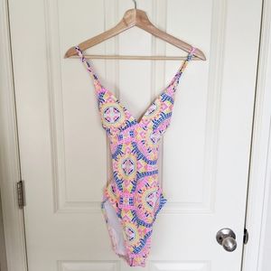 NWT Old Navy Women's Geometric One-Piece Swimsuit